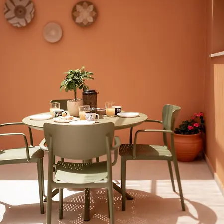 Arch Home, Luxury With Private Parking Holiday home *