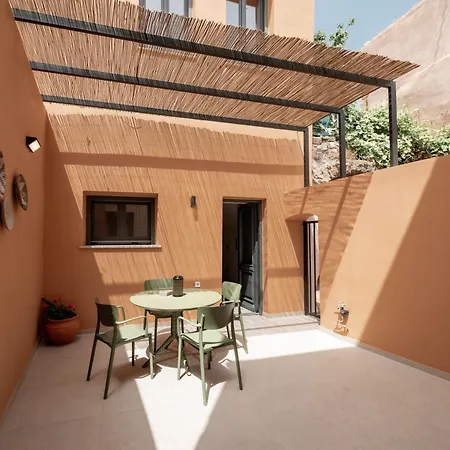 Arch Home, Luxury With Private Parking Holiday home *